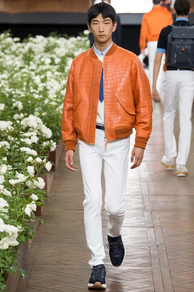 Look 40
